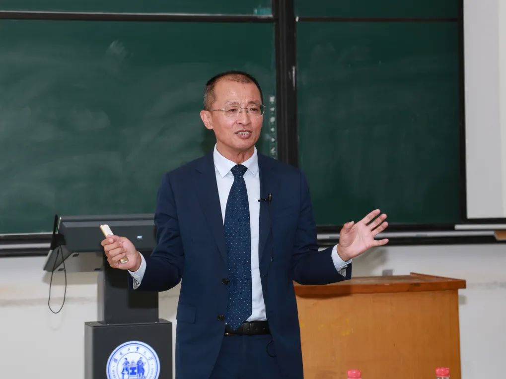 社科賽斯考研董事長甄誠先生應邀為河北工業大學MBA帶來專題講座！